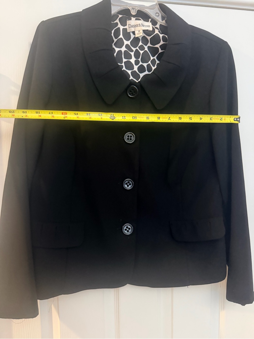 Ladies Size 18 "Danny & Nicole" Black Button-Front Women's Blazer GUC - Picture 4 of 7